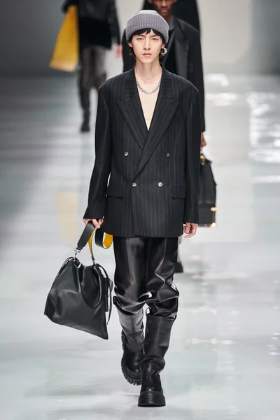 Look 5